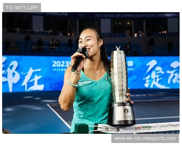 网球女王连生气都优雅！怒拍球拍像舞蹈