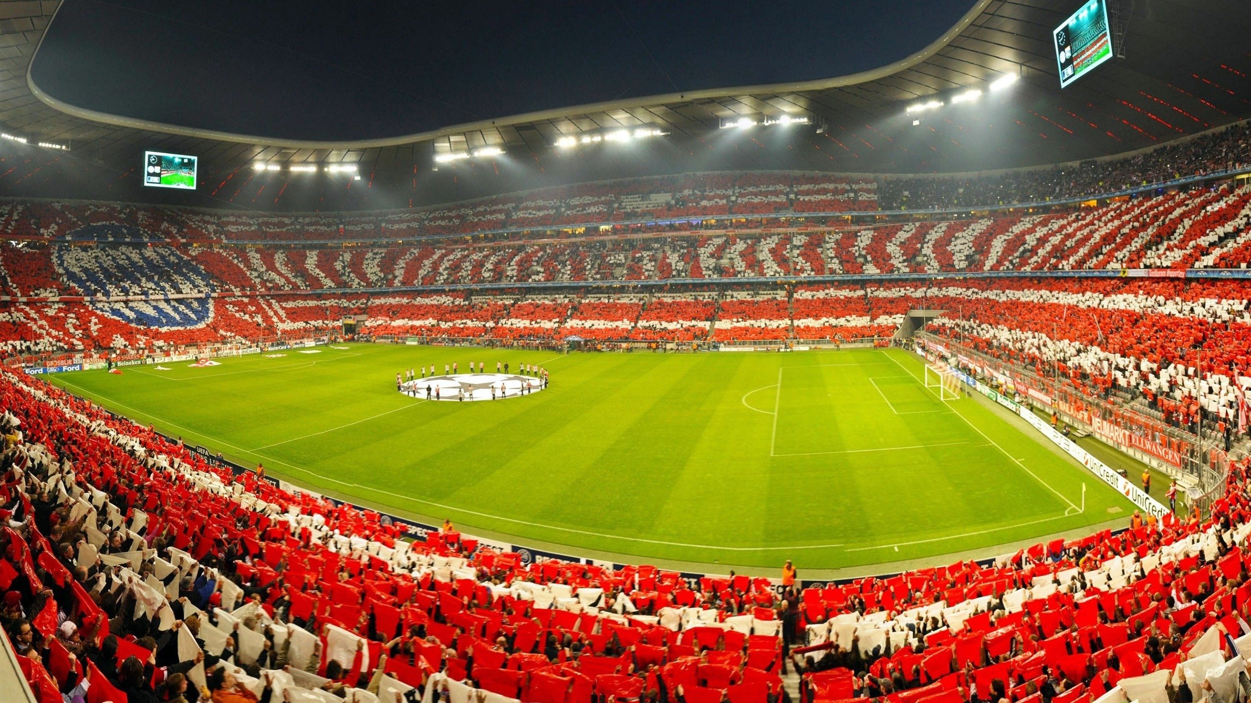 卡普尔通过强力冲击和灵活传球，帮助袋鼠队在比赛中占据主动，卡普尔和儿子们